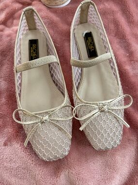 Rachel Lace Bow Ballet Flats in Cream